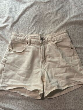H&M Women's Cream High-Rise Denim Shorts